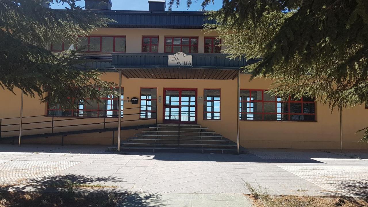 Los Valles Junto Al Telesilla Reformado 2022 Mobiliario Actualizado Serra Nevada Exterior foto